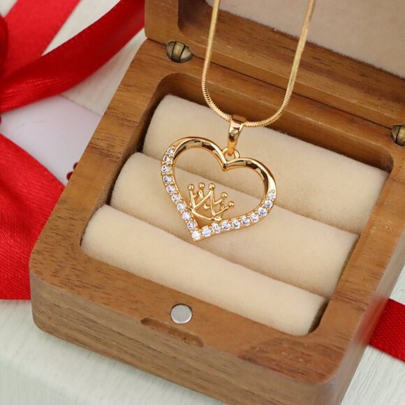 "Heart-Shaped Rose Gold Pendant with Crown Design and CZ Stones, XPPT1517 - Picture 6 of 11